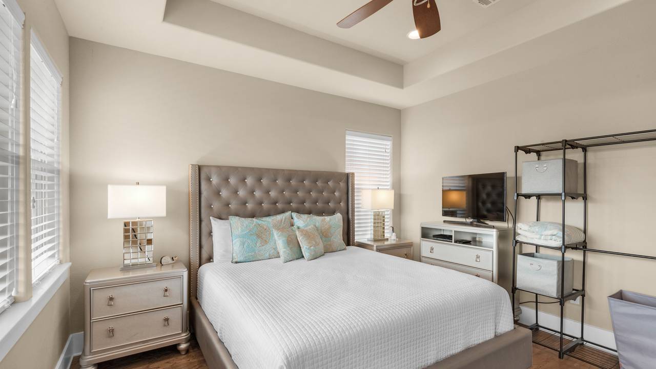 Khalee-sea King Bedroom Khalee-sea King Bedroom