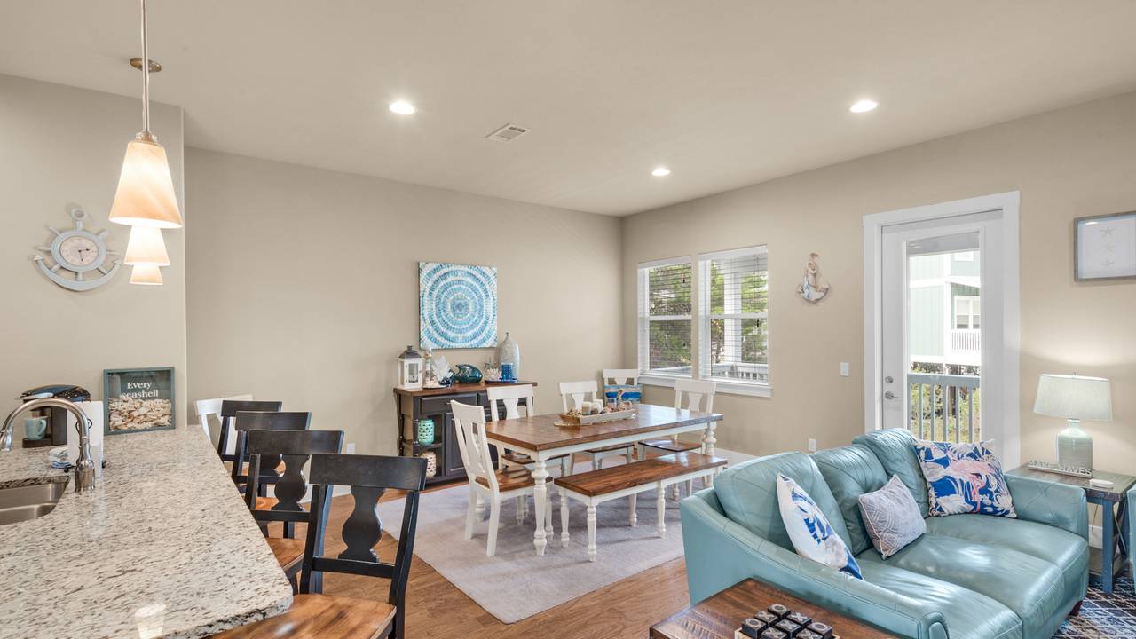 Khalee-sea Main Living Area Khalee-sea Main Living Area