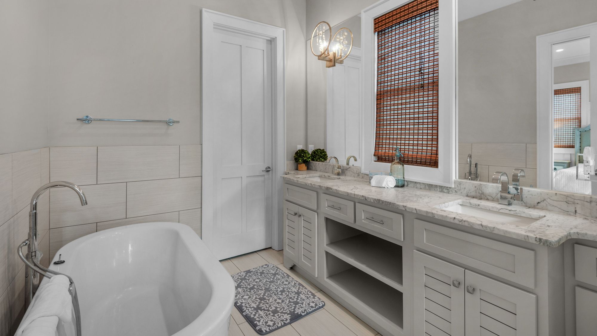 Ocean Park 2nd Floor Private Bathroom