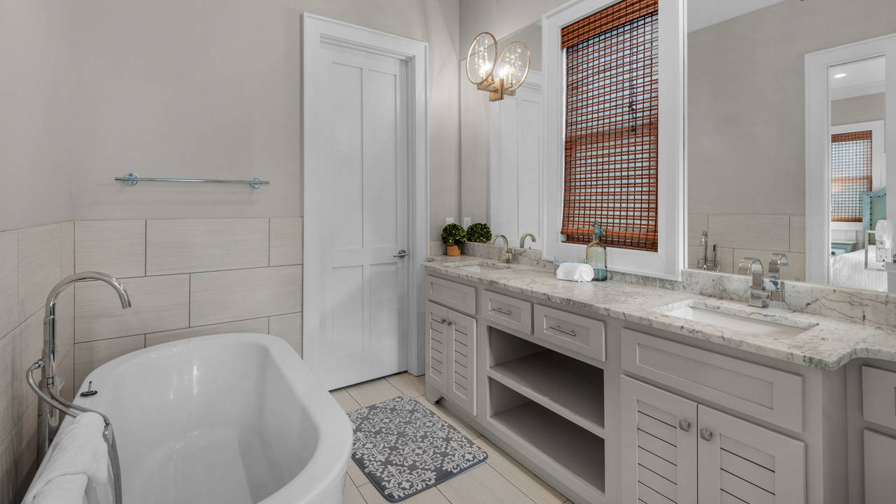 Ocean Park 2nd Floor Private Bathroom Ocean Park 2nd Floor Private Bathroom