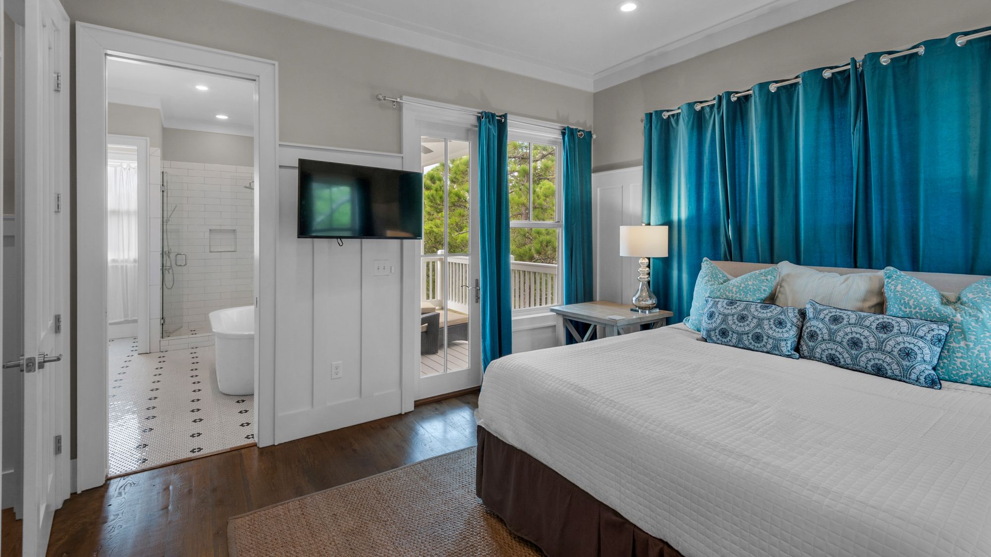 Ocean Park 3rd Floor King Suite