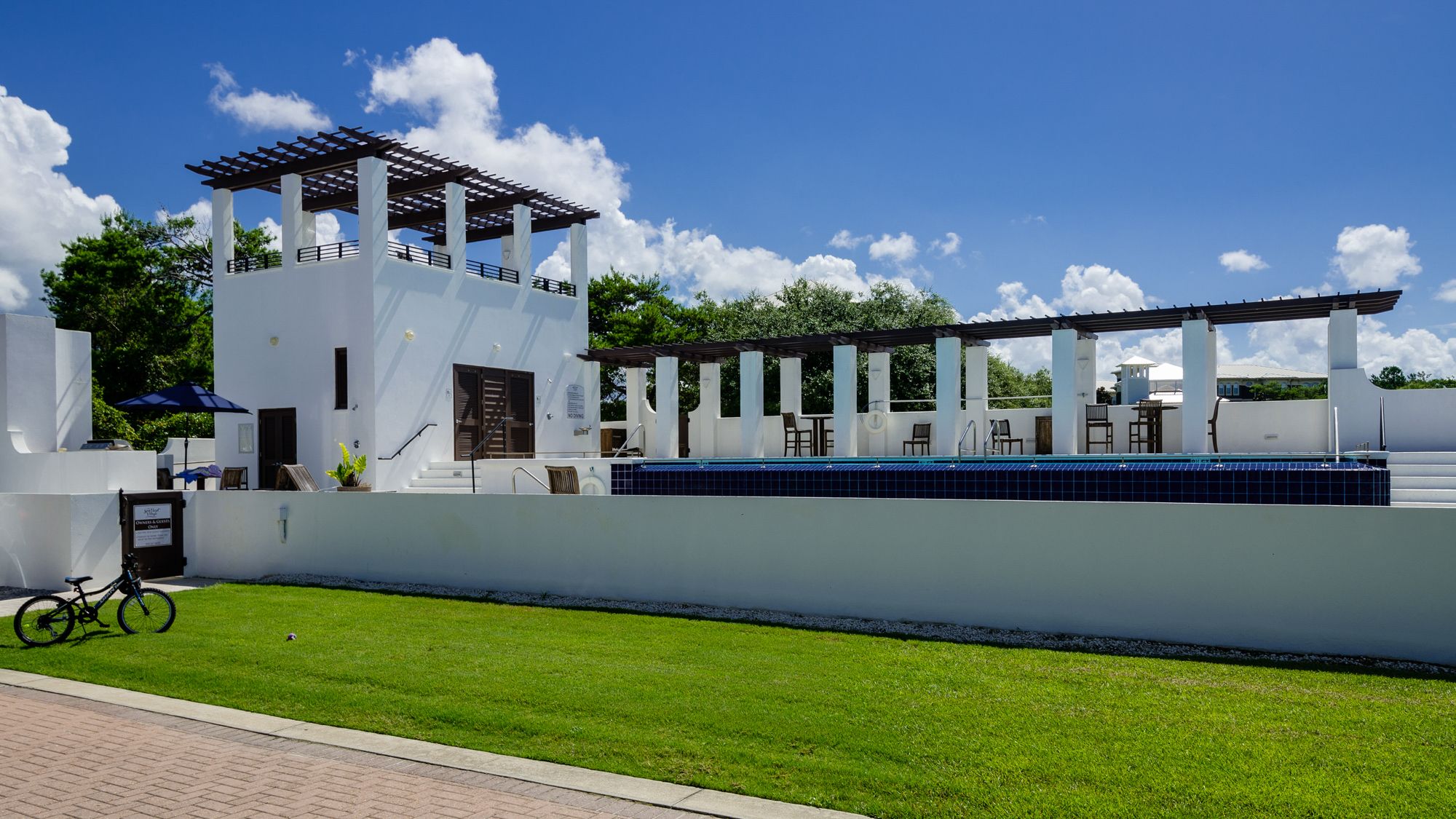 SeaNest Neighborhood and Amenities