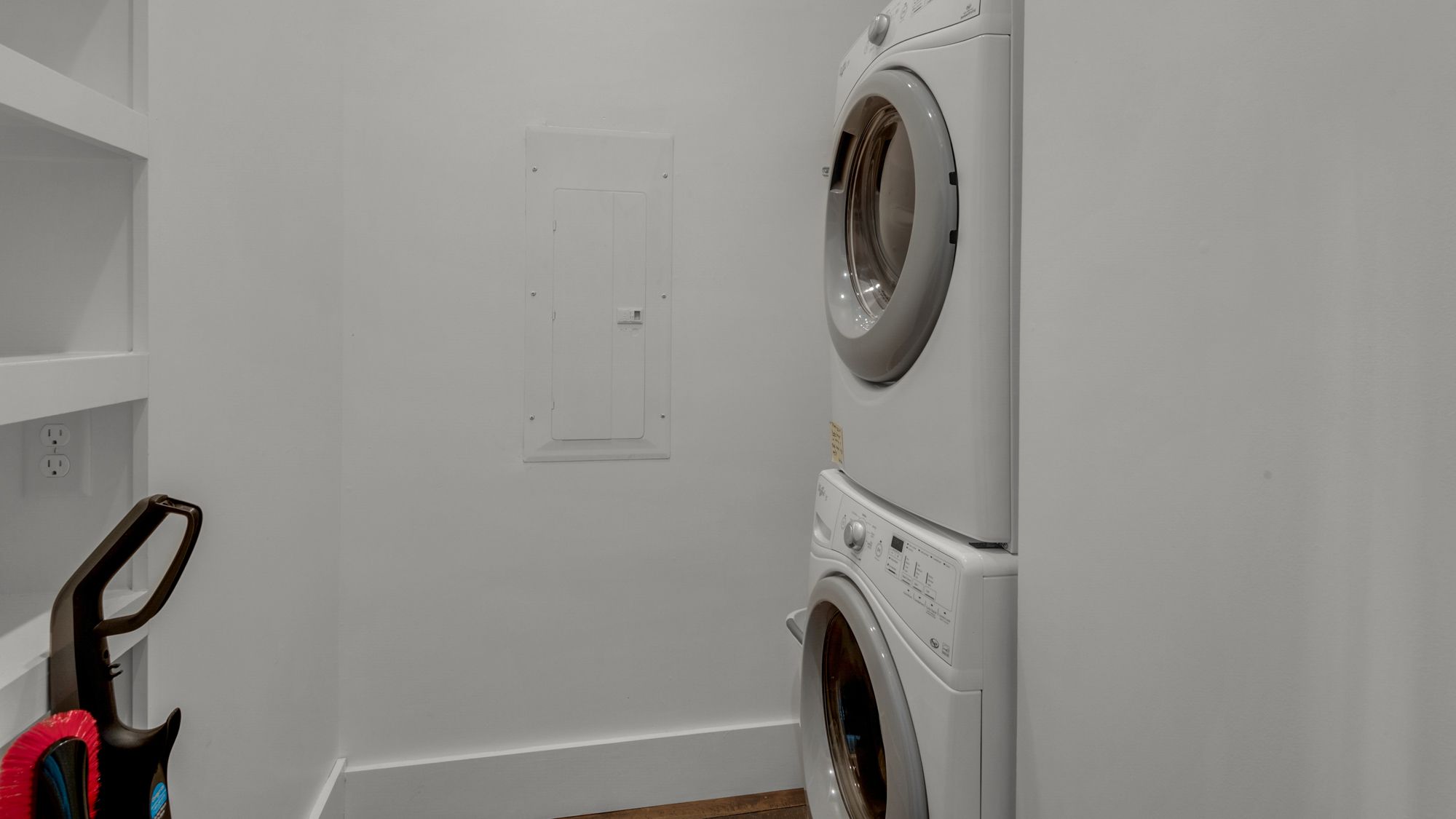 Sea Echo 2nd Floor Laundry Off Kitchen