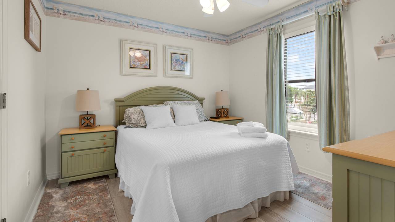 Beachwood Villas 10H Queen Bedroom Beachwood Villas 10H Queen Bedroom