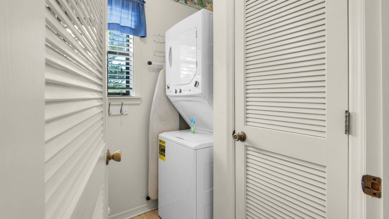 Beachwood Villas 10H Laundry Beachwood Villas 10H Laundry