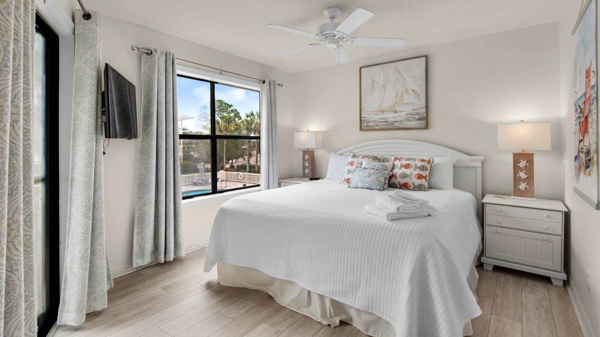 Beachwood Villas 10H King Master Bedroom