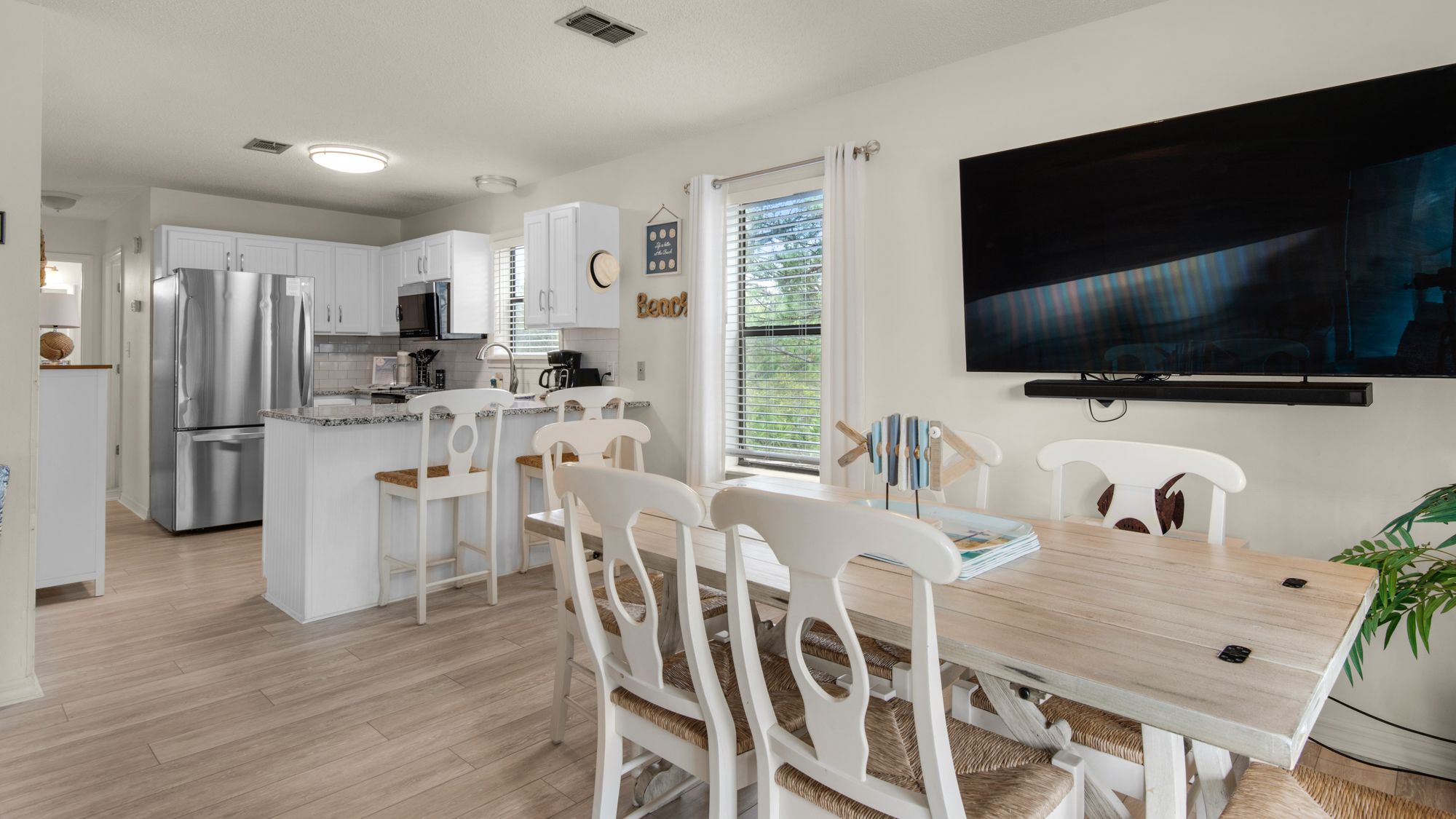 Beachwood Villas 10H Living Area