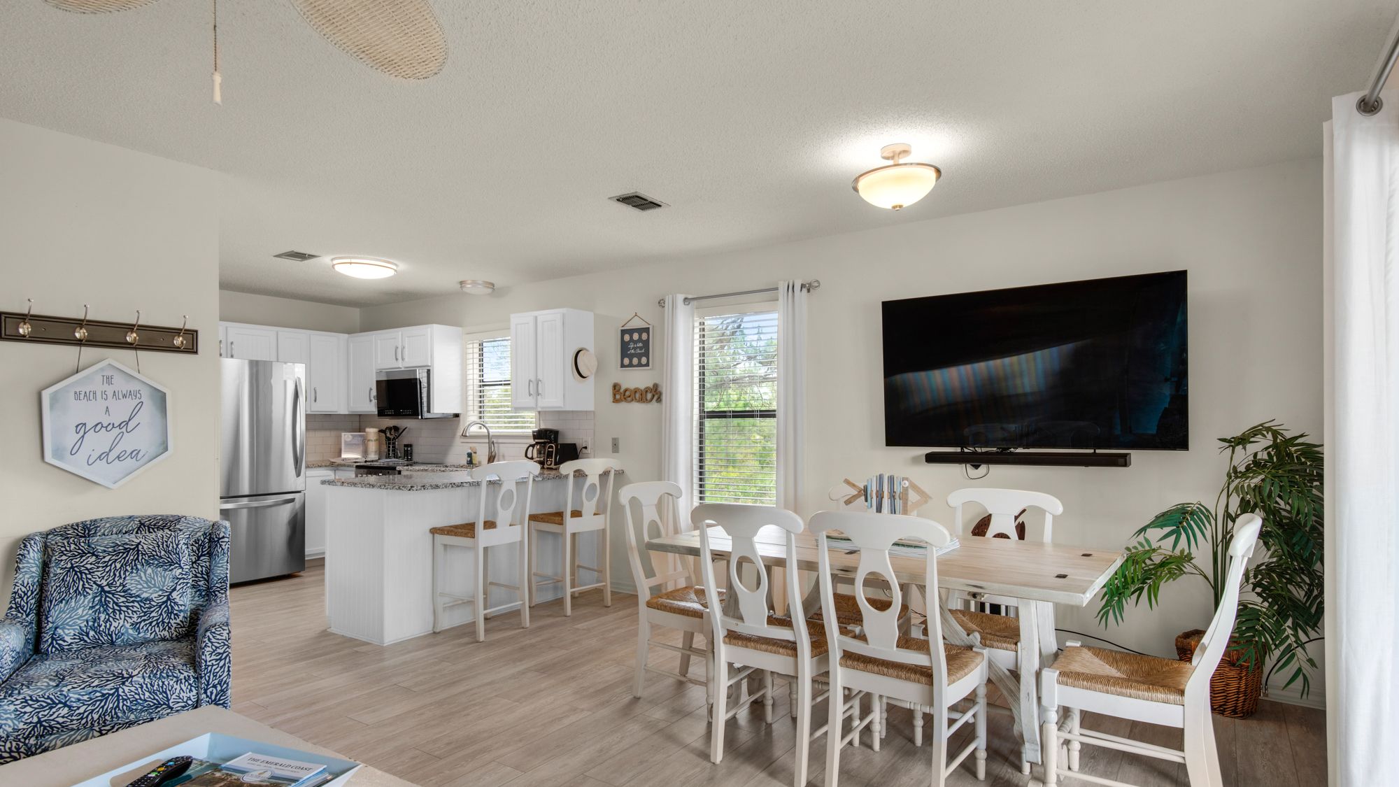 Beachwood Villas 10H Living Area