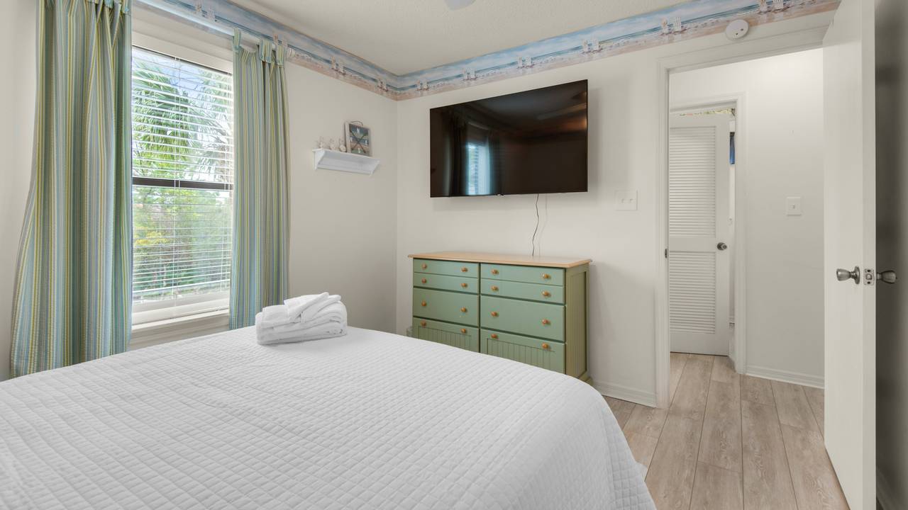 Beachwood Villas 10H Queen Bedroom Beachwood Villas 10H Queen Bedroom