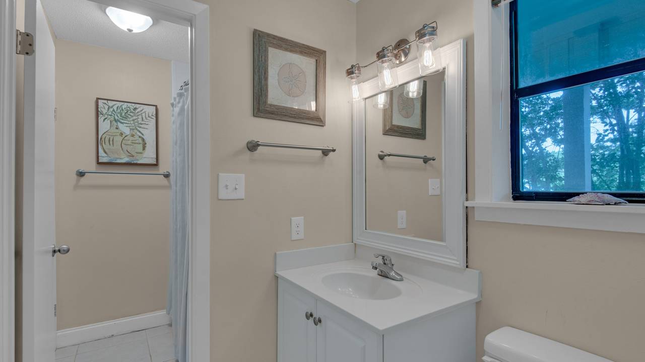 Beachwood Villas 11E Guest Bathroom Beachwood Villas 11E Guest Bathroom