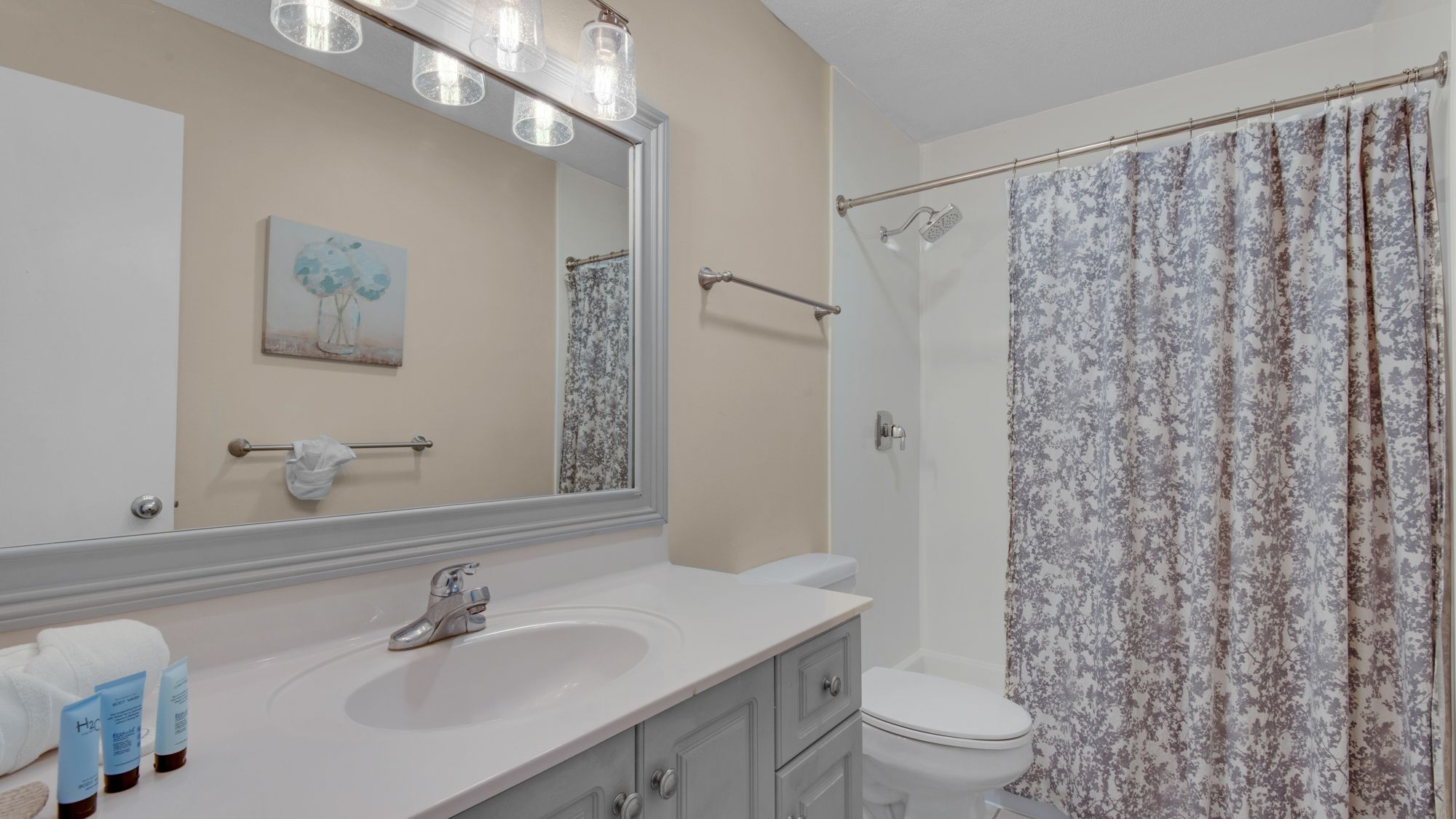 Beachwood Villas 11E Master Bathroom