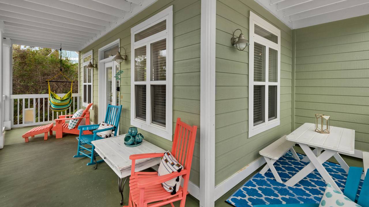 Relax and Eat Outside Relax and Eat Outside