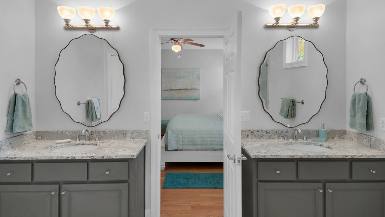 1st Floor Master with Dual Vanities 1st Floor Master with Dual Vanities