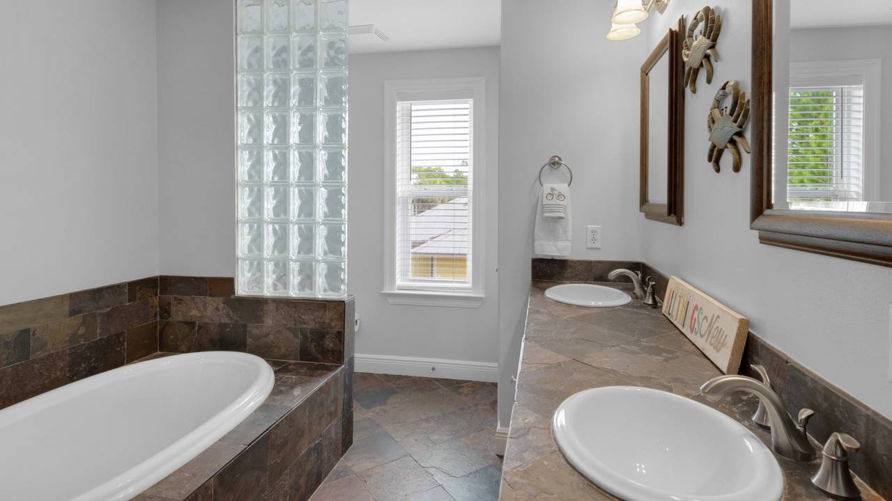 2nd Floor Master Bathroom 2nd Floor Master Bathroom