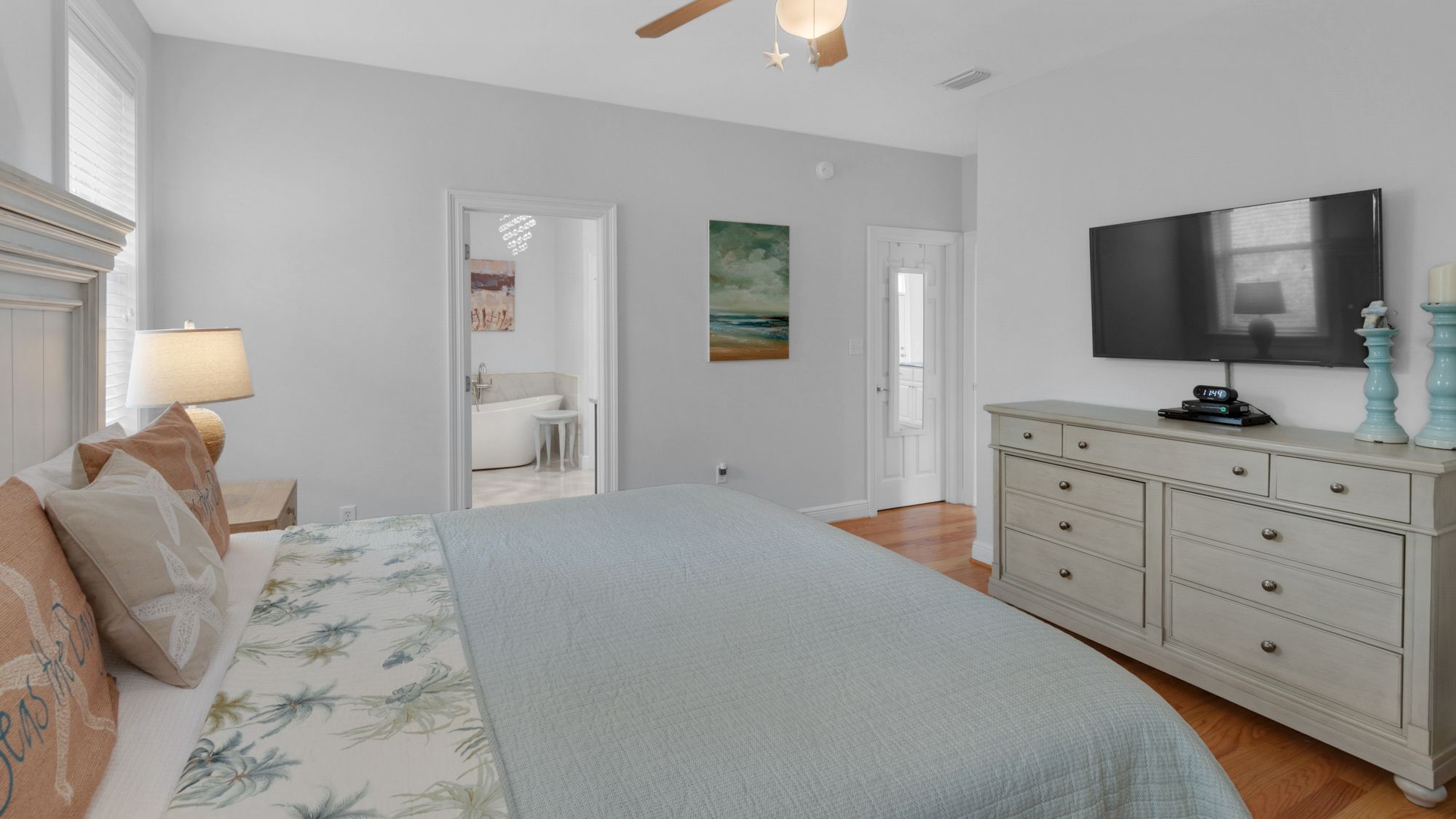 1st Floor Master Bedroom