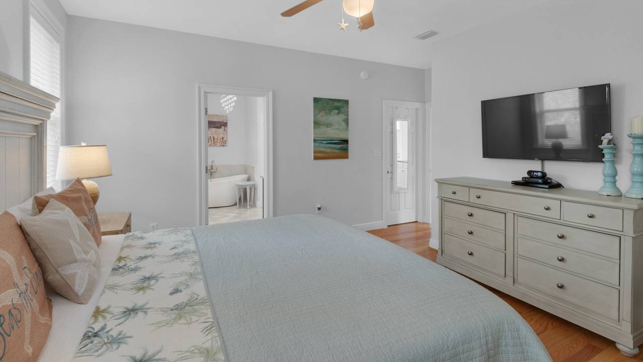 1st Floor Master Bedroom 1st Floor Master Bedroom