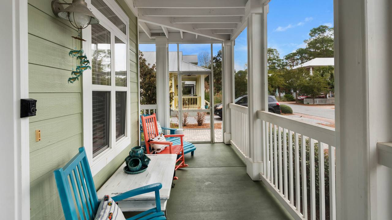 Large Screened in Porch Large Screened in Porch