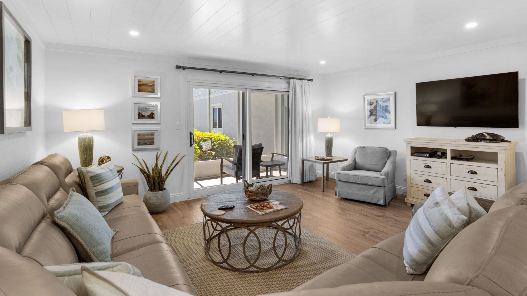 Sand Cliffs 106 - Living area