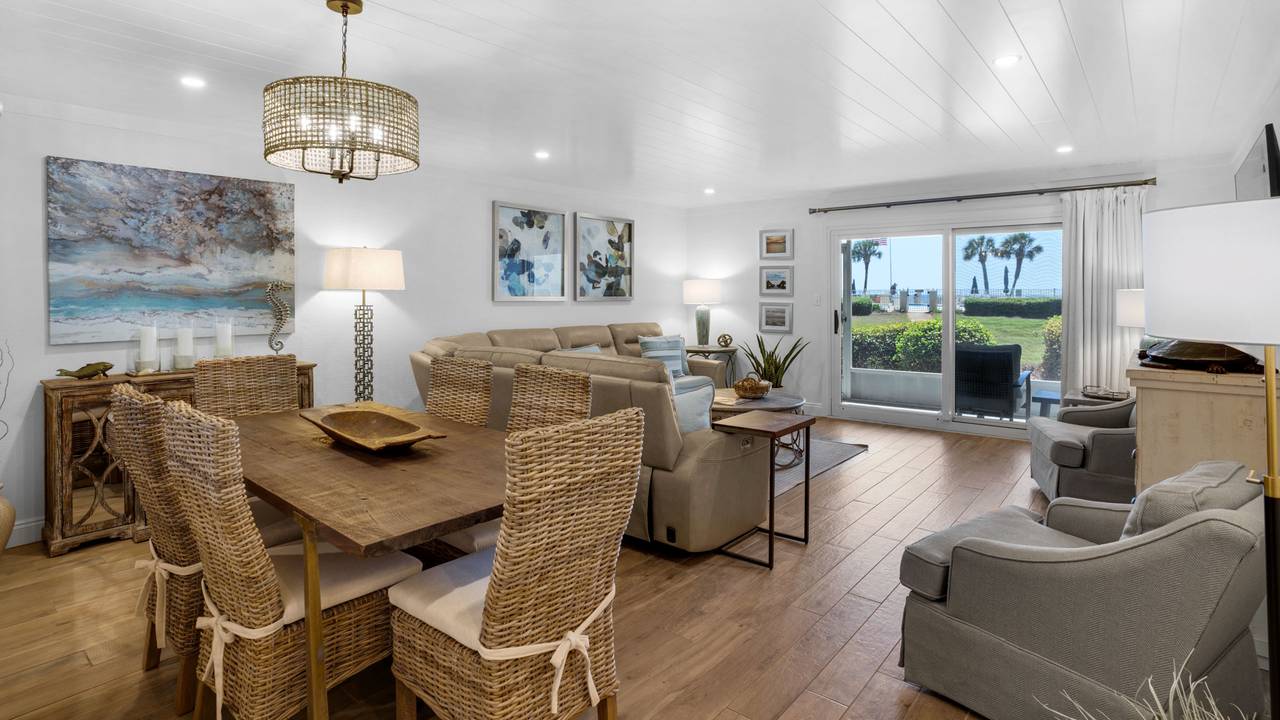 Sand Cliffs 106 - Dining into Living area Sand Cliffs 106 - Dining into Living area