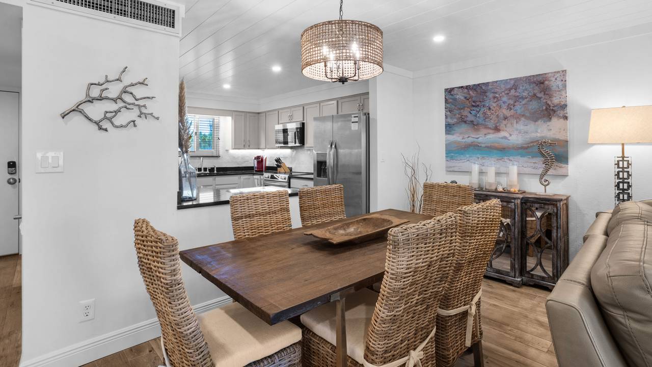 Sand Cliffs 106 - Dining area Sand Cliffs 106 - Dining area