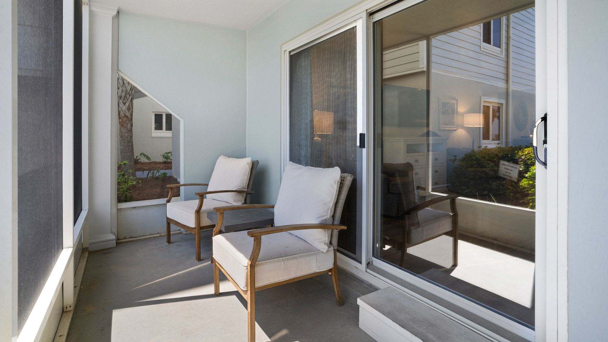 Sand Cliffs 106 - Screened in Porch