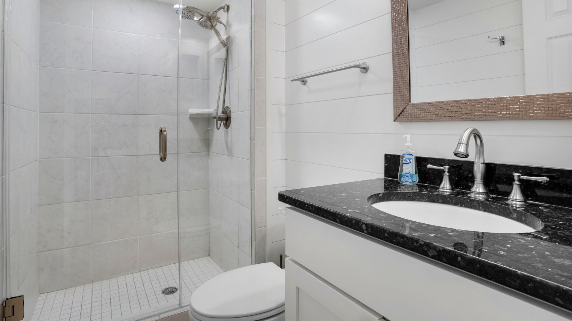 Sand Cliffs 106 - Bathroom 1