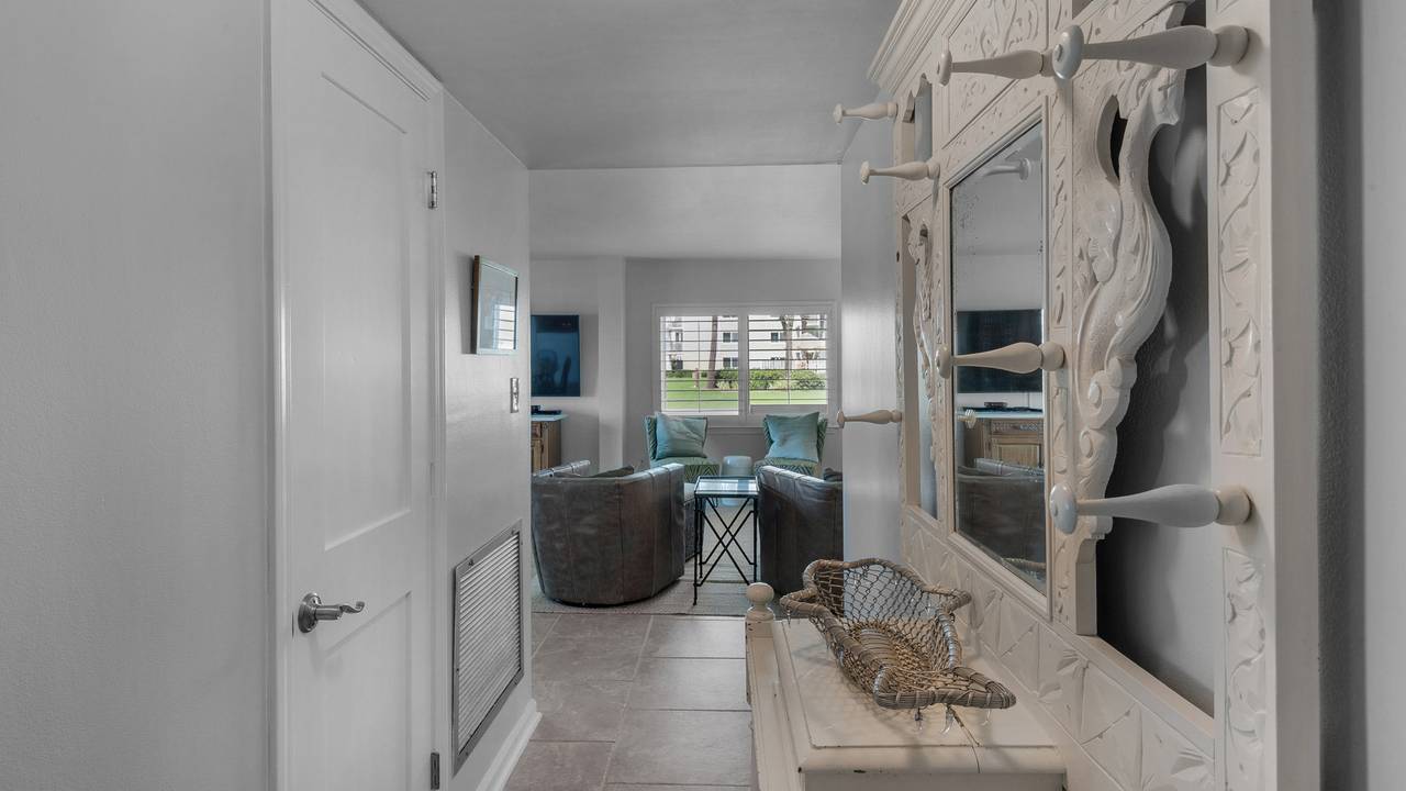 Sand Cliffs 117 Entry Sand Cliffs 117 Entry