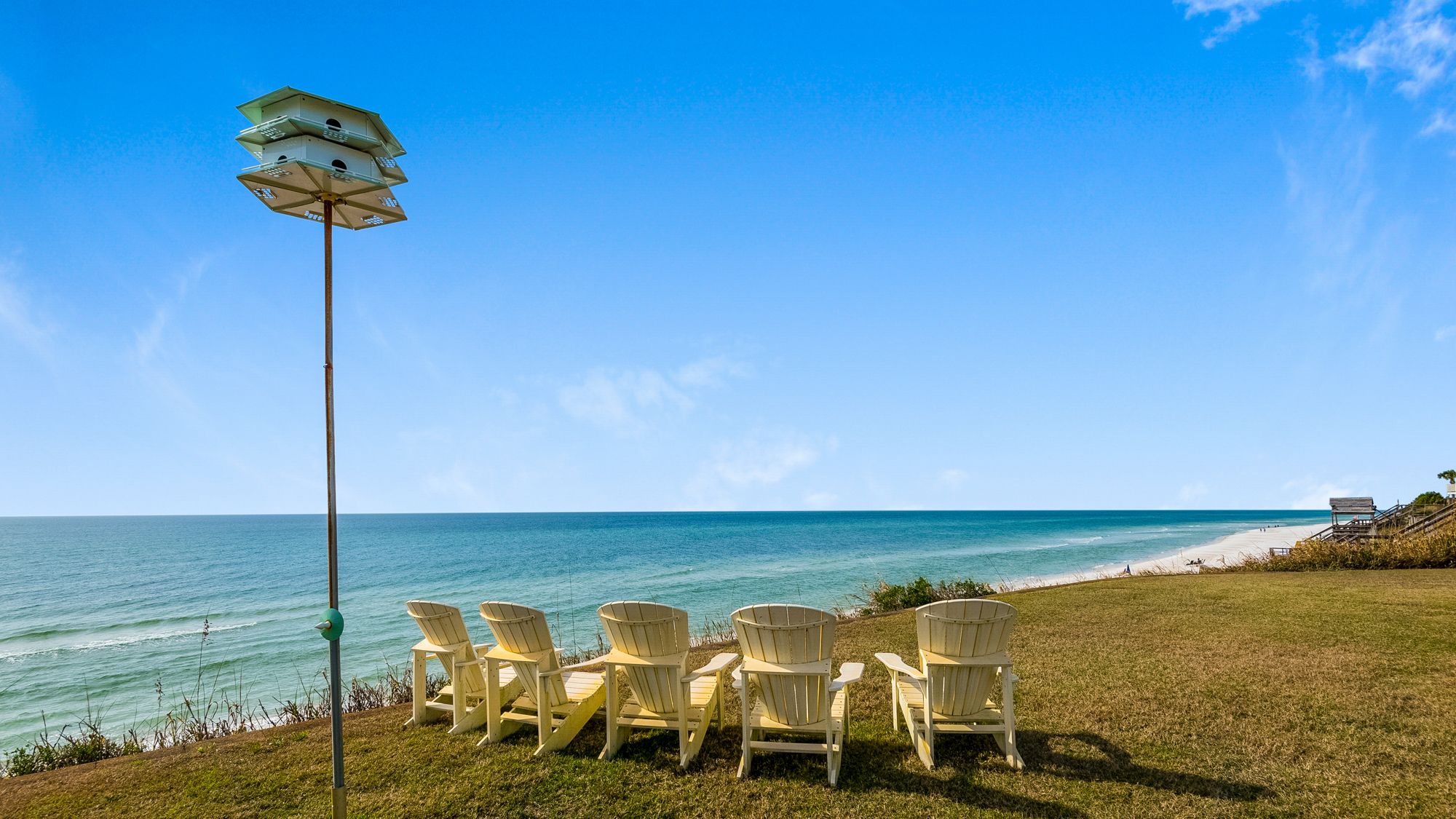 Sand Cliffs Grounds and Amenities