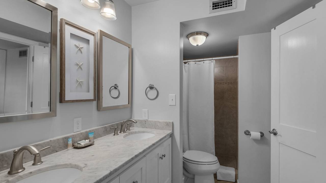 Sand Cliffs 117 Master Bathroom Sand Cliffs 117 Master Bathroom