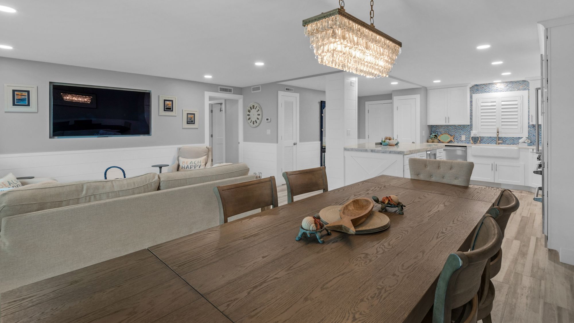 Sand Cliffs 118 Dining Table and Kitchen