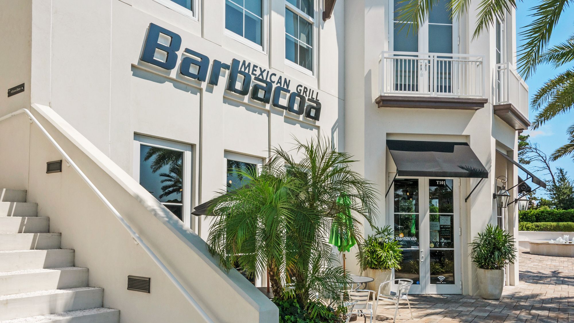 30Avenue Grounds & Amenities