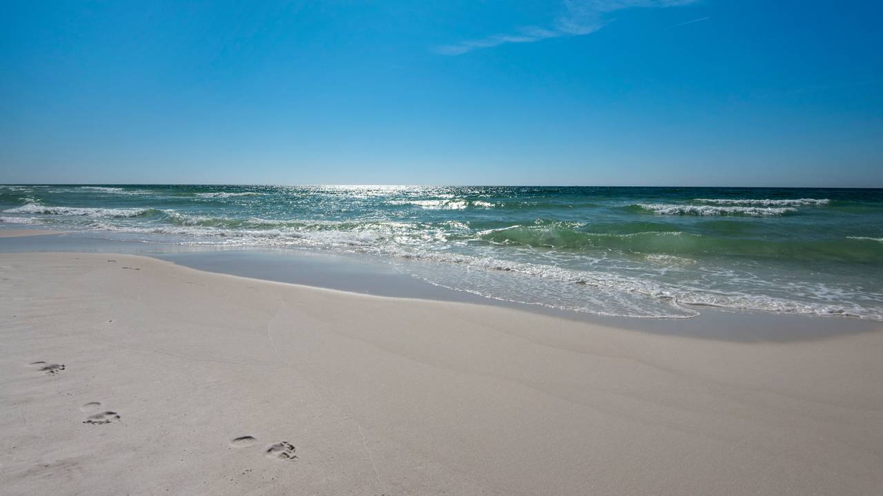 Sand Cliffs Grounds and Amenities Sand Cliffs Grounds and Amenities