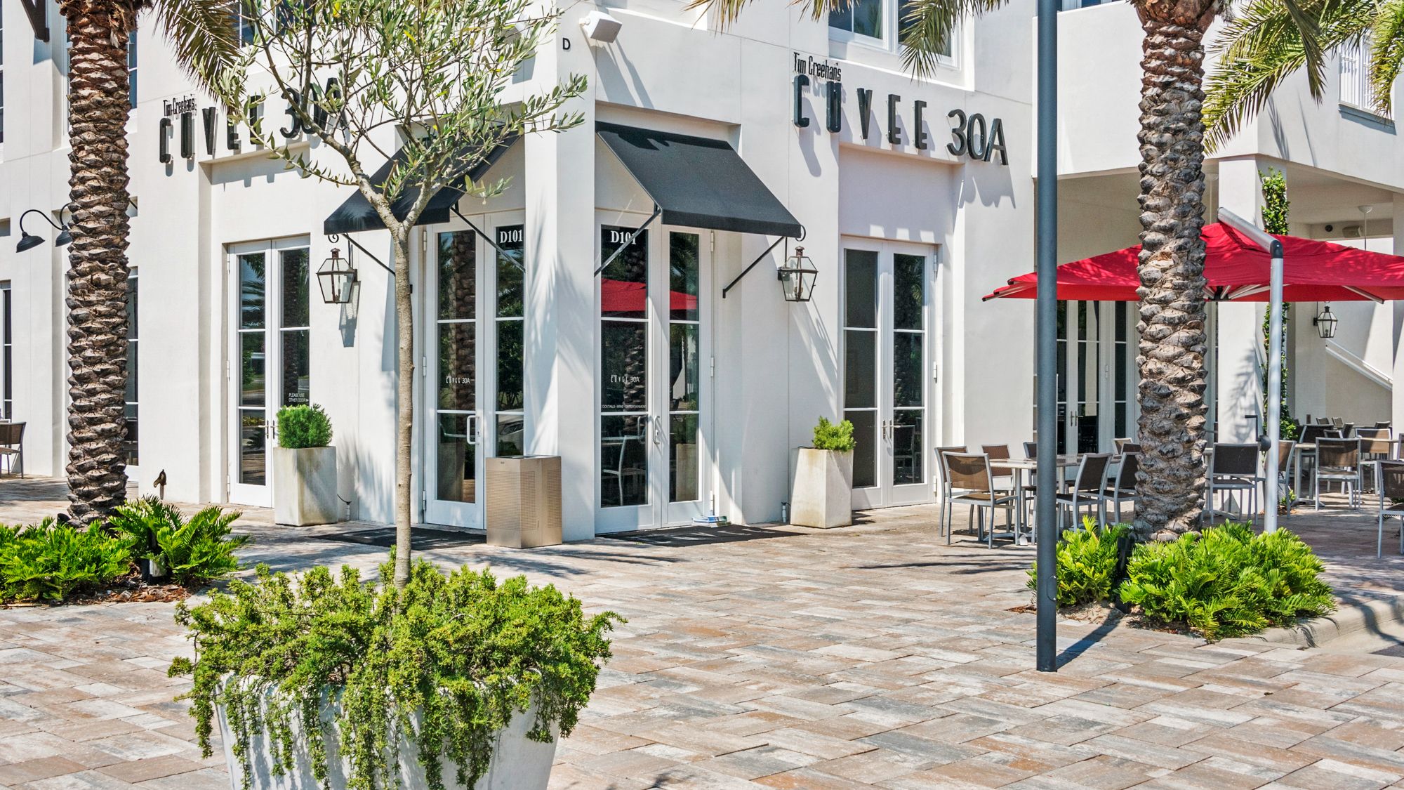 30Avenue Grounds & Amenities