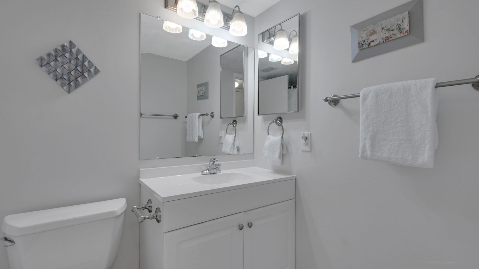 Sand Cliffs 214 Guest Bathroom