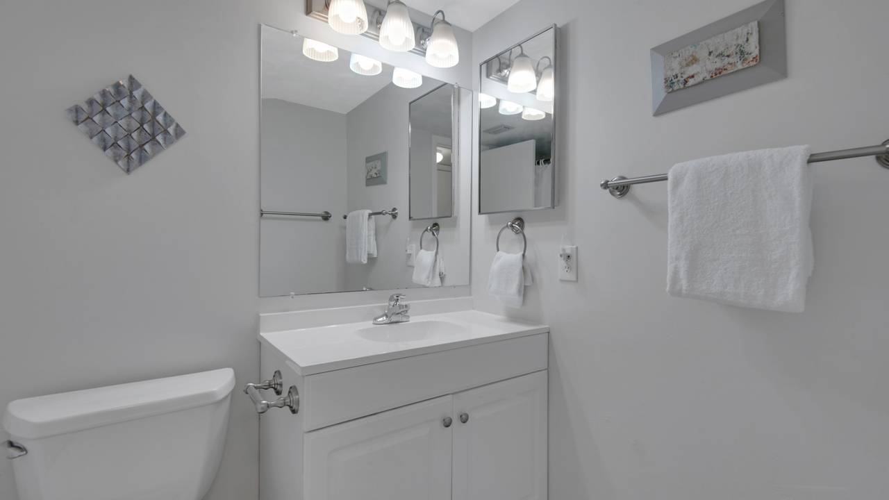 Sand Cliffs 214 Guest Bathroom Sand Cliffs 214 Guest Bathroom