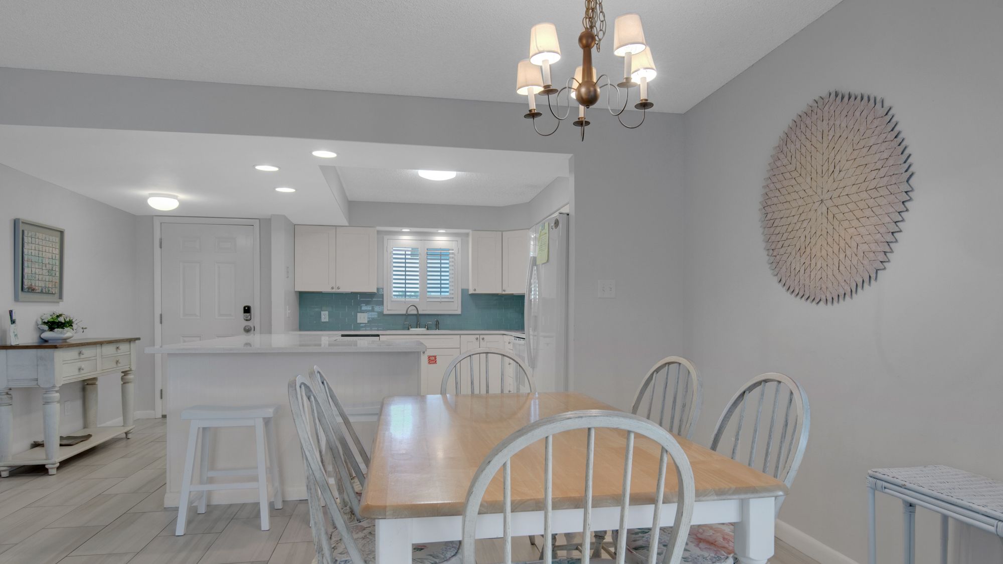 Sand Cliffs 214 Dining Area