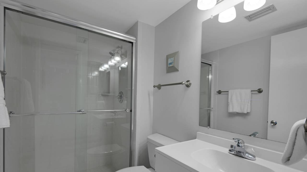 Sand Cliffs 214 Master Bathroom Sand Cliffs 214 Master Bathroom