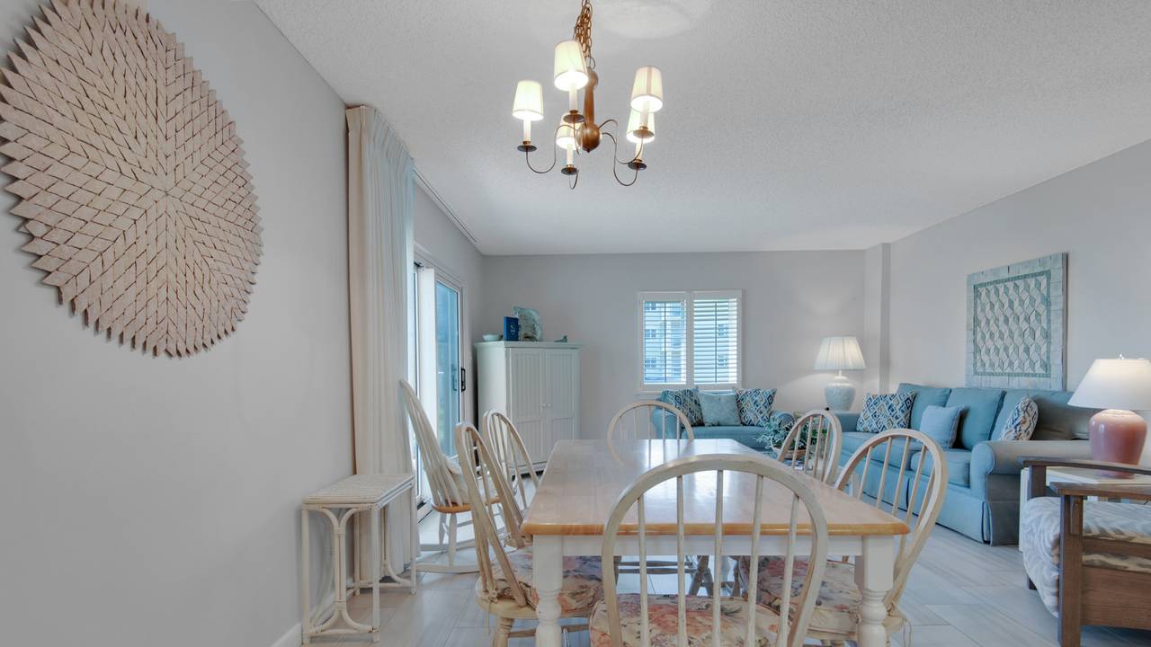 Sand Cliffs 214 Dining Area Sand Cliffs 214 Dining Area