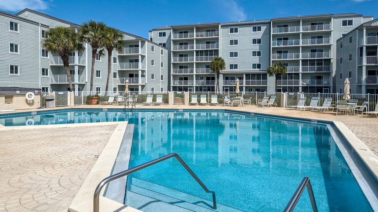 Sand Cliffs Grounds and Amenities Sand Cliffs Grounds and Amenities