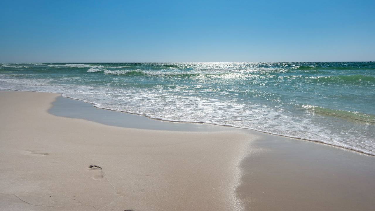 Sand Cliffs Grounds and Amenities Sand Cliffs Grounds and Amenities