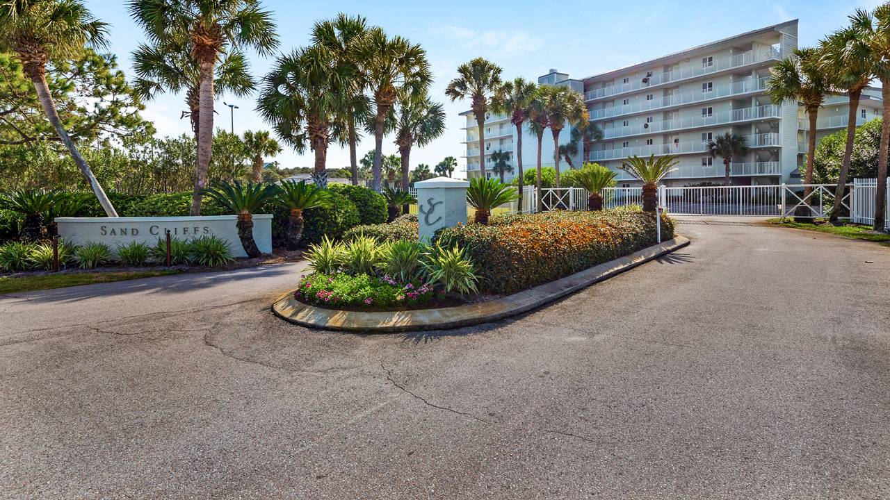 Sand Cliffs 415 Sand Cliffs 415