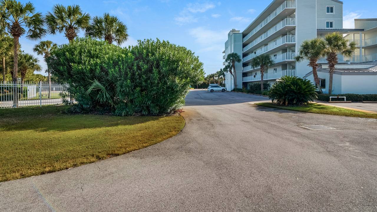 Sand Cliffs 415 Sand Cliffs 415