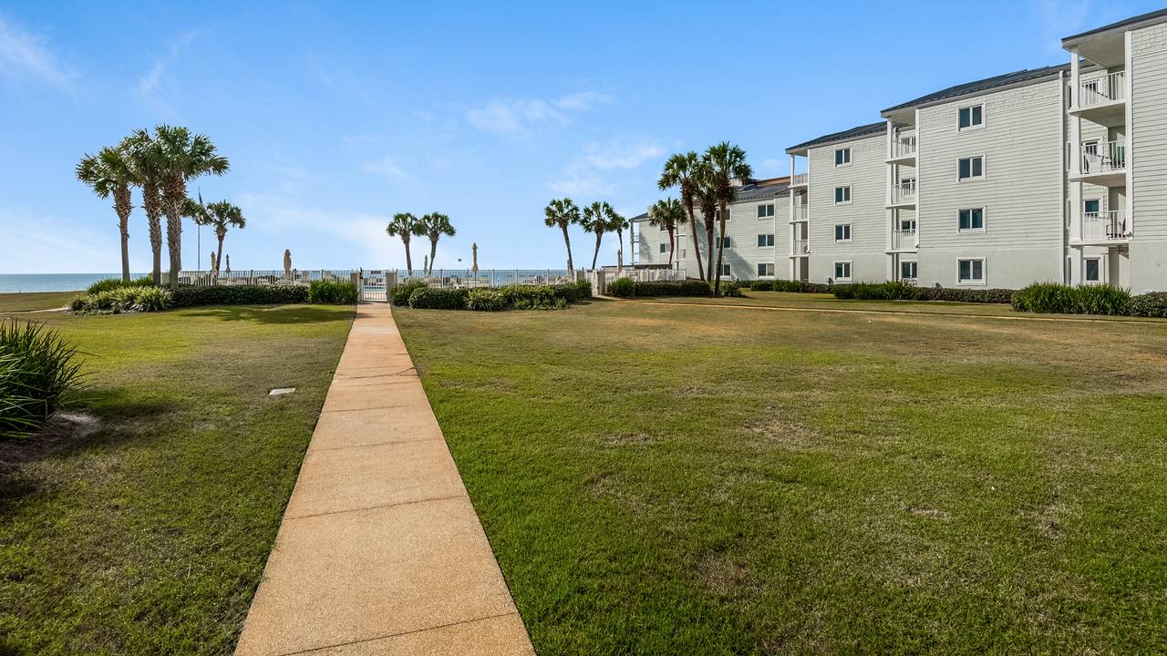 Sand Cliffs 415 Sand Cliffs 415