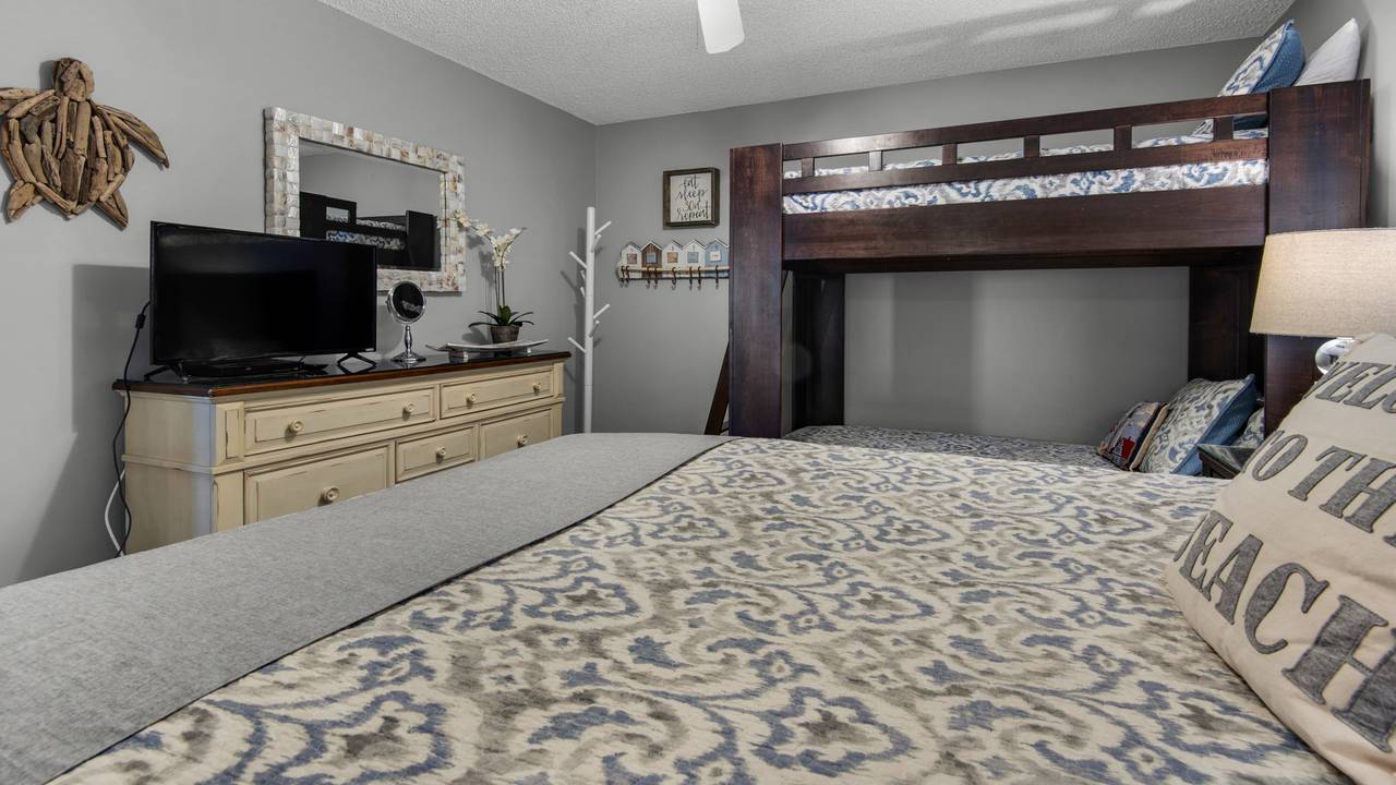 Sand Cliffs 415 Sand Cliffs 415