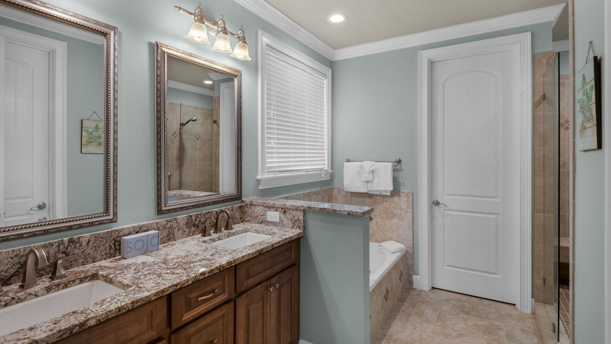 Beach Bike Escape 2nd Floor Private Bathroom