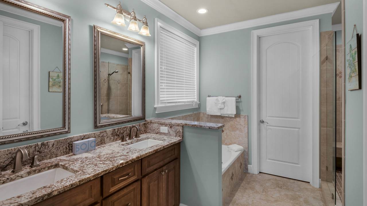 Beach Bike Escape 2nd Floor Private Bathroom Beach Bike Escape 2nd Floor Private Bathroom