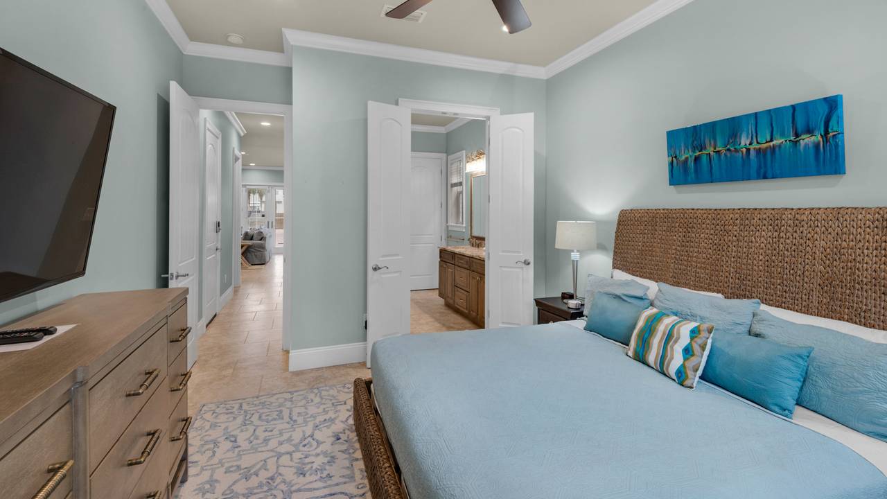 Beach Bike Escape 1st Floor King Bedroom Beach Bike Escape 1st Floor King Bedroom