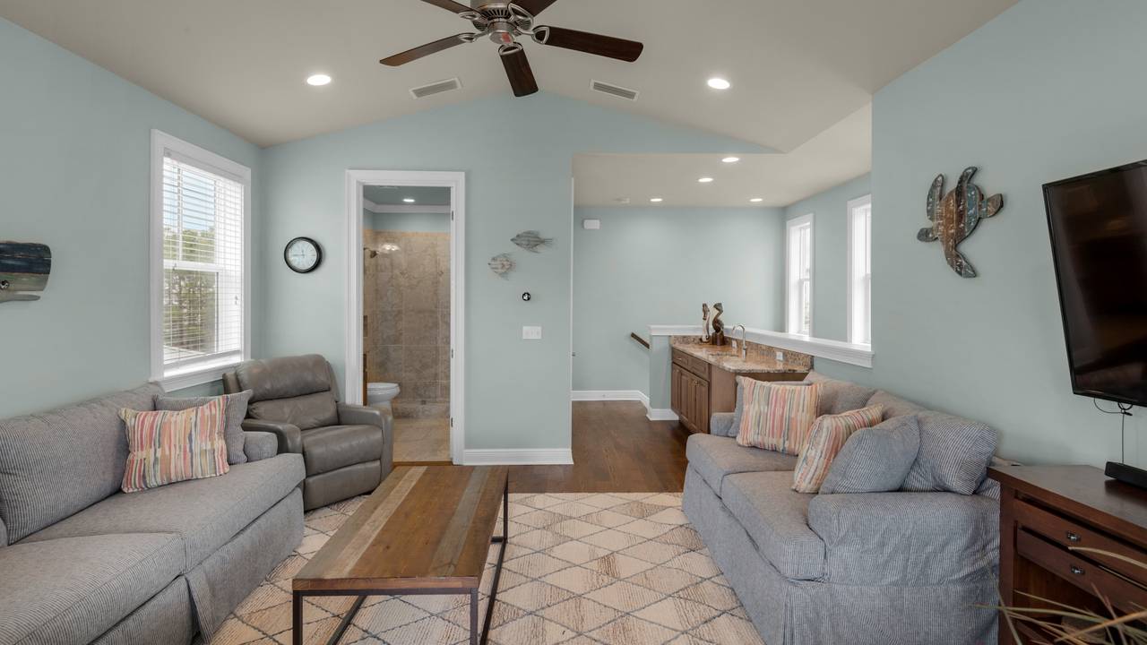 Beach Bike Escape 3rd Floor Living Area with Sleeper Sofa Beach Bike Escape 3rd Floor Living Area with Sleeper Sofa