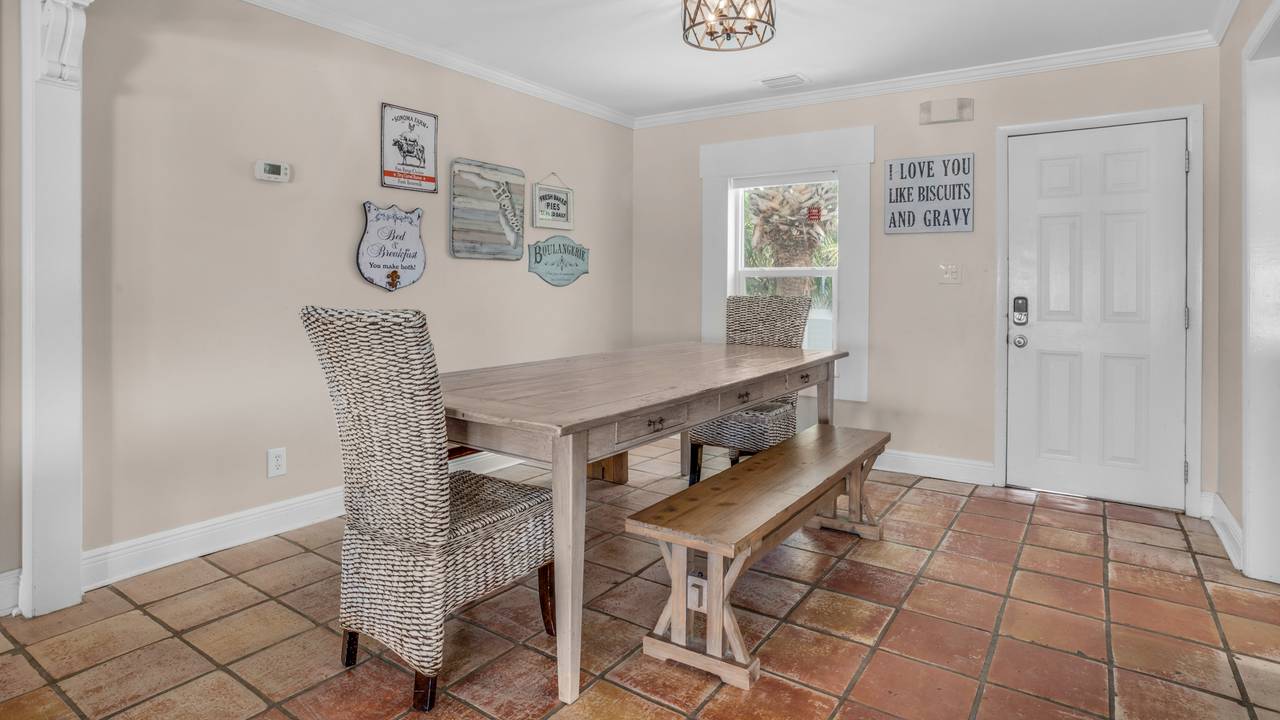Paradise Cottage Too Dining Table Paradise Cottage Too Dining Table