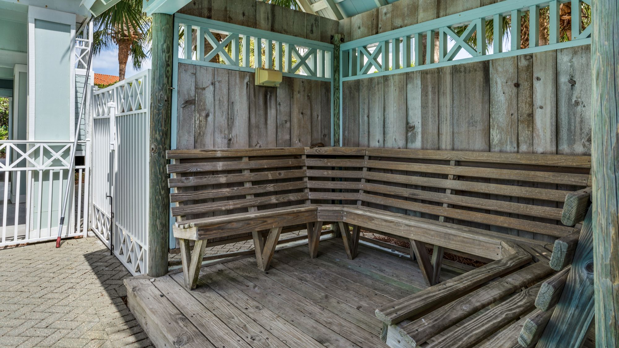 Paradise Cottage Too Pool Deck